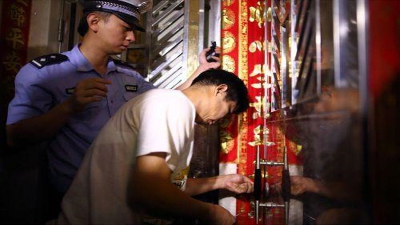 海南请开锁师傅开了锁后，师傅为什么一般都不进门，就算主人请也不进去？